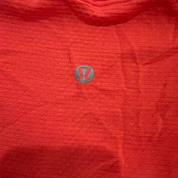 Lululemon swiftly short sleeve Autumn Red Color - Picture 3 of 3